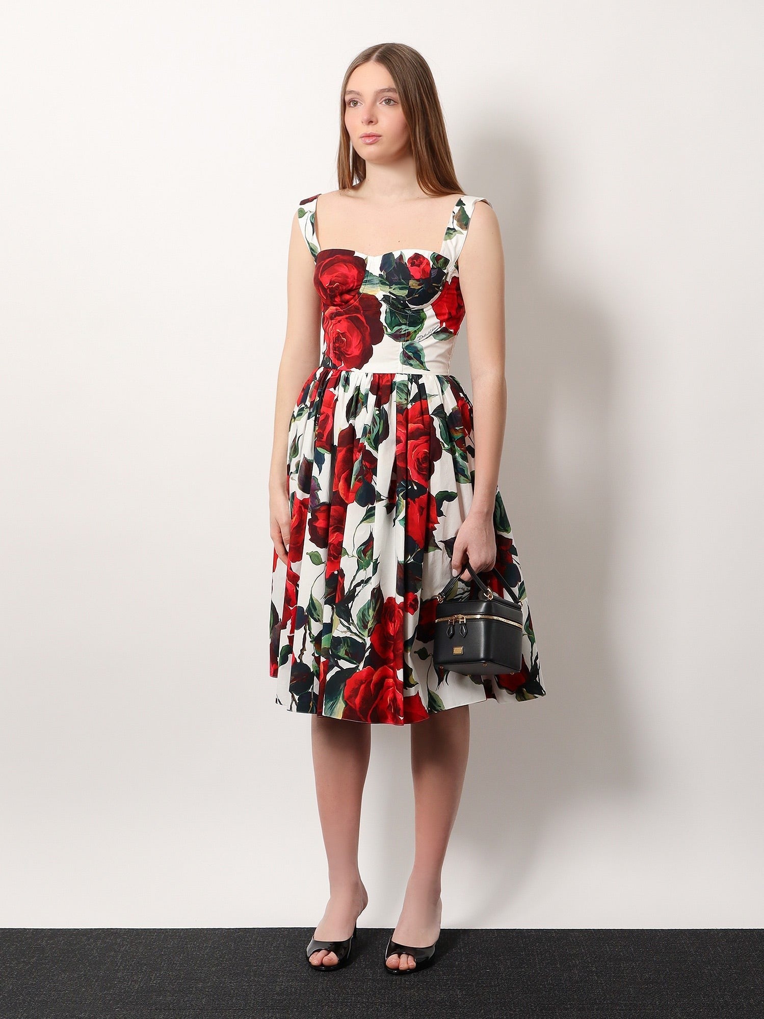 Sicily leather handbag with iconic logo plate