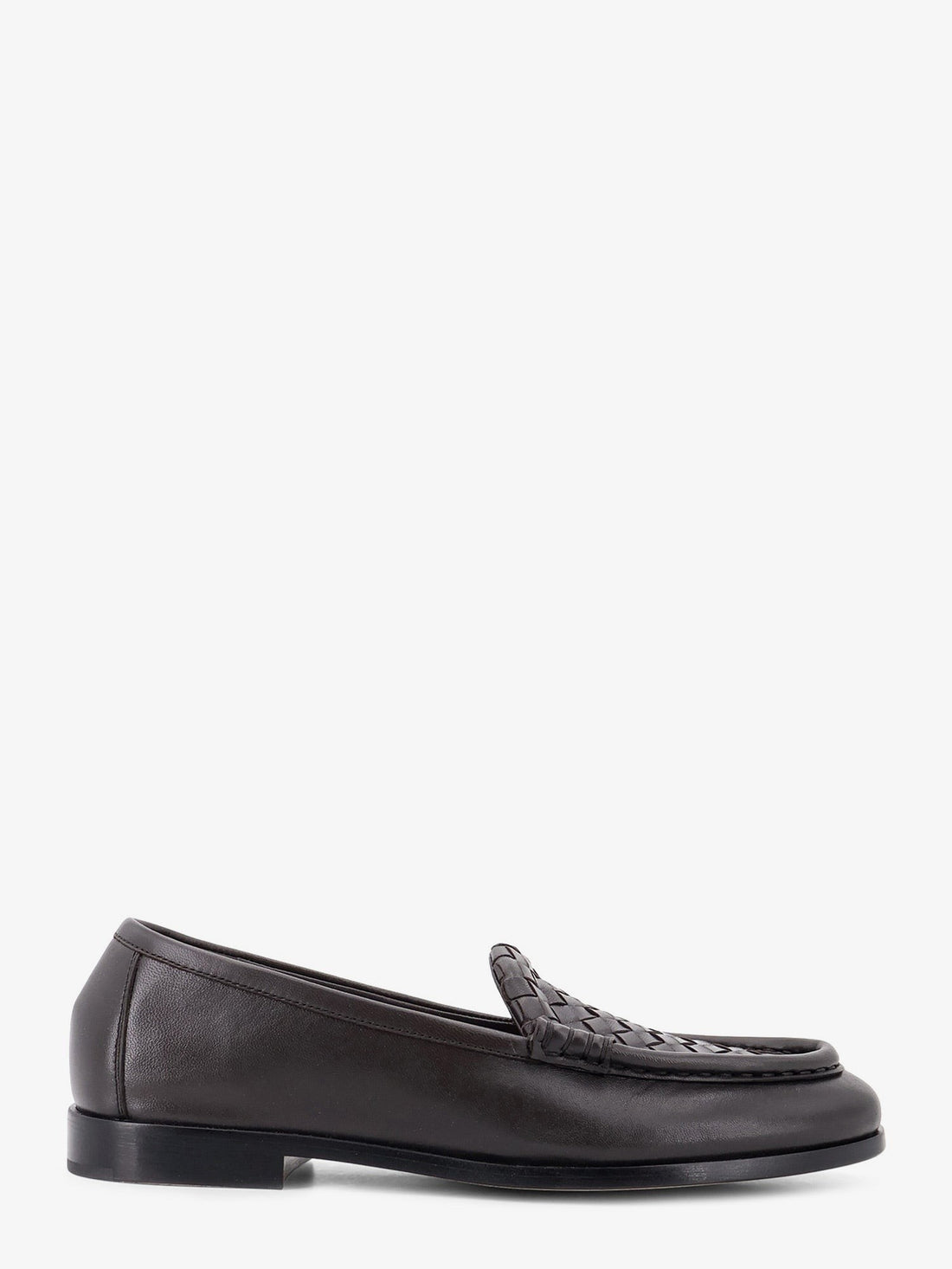 Bottega Veneta - Silenzio leather loafers with Intrecciato motif silenzio-leather-loafers-with-intrecciato-motif_4904c6cd-91d5-4b02-979e-9f149894f27a