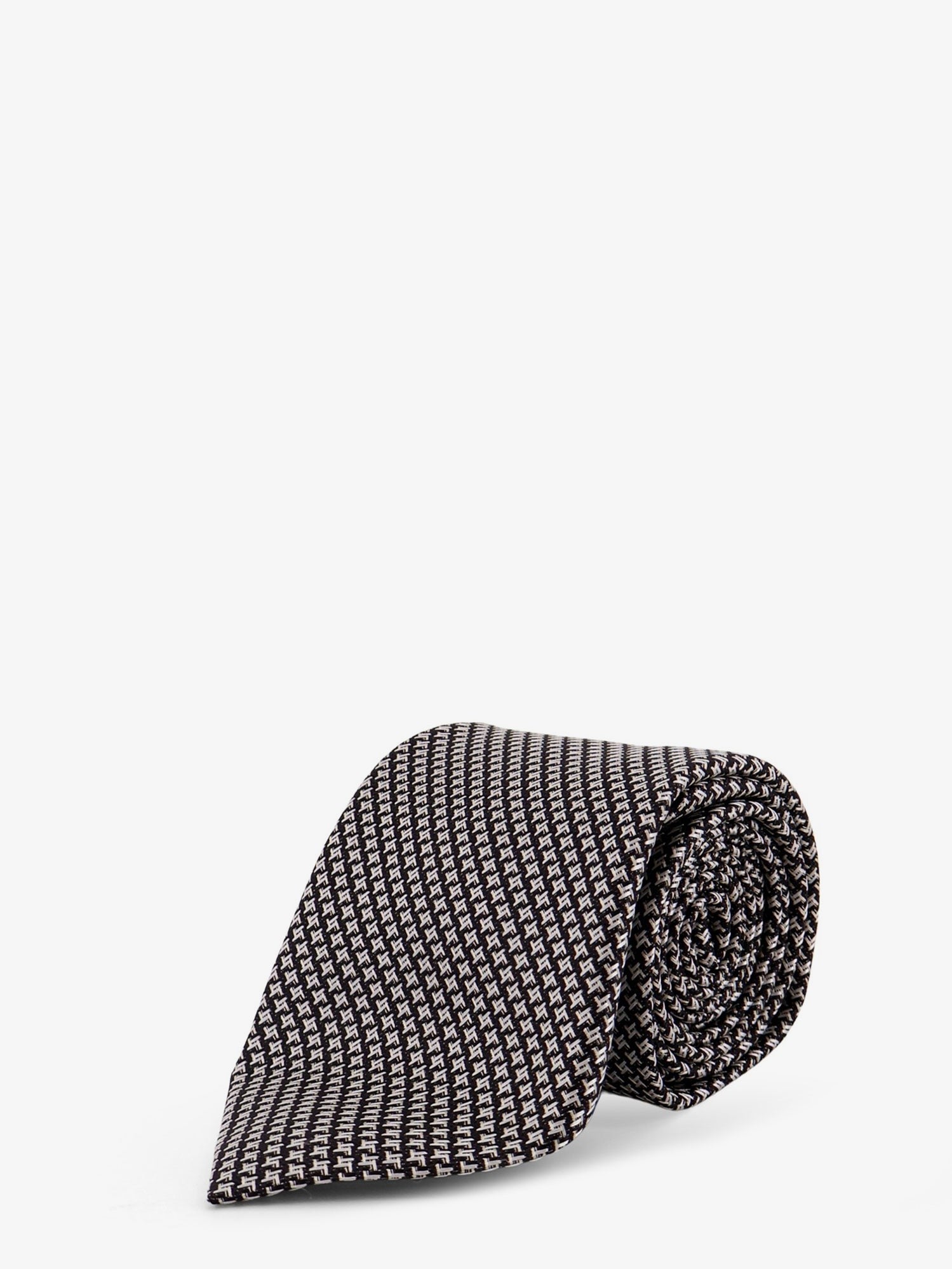 Silk tie silk-tie_bc61b38d-4a06-4f67-941a-92b28892f8fd