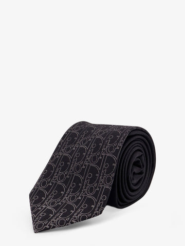 Silk tie