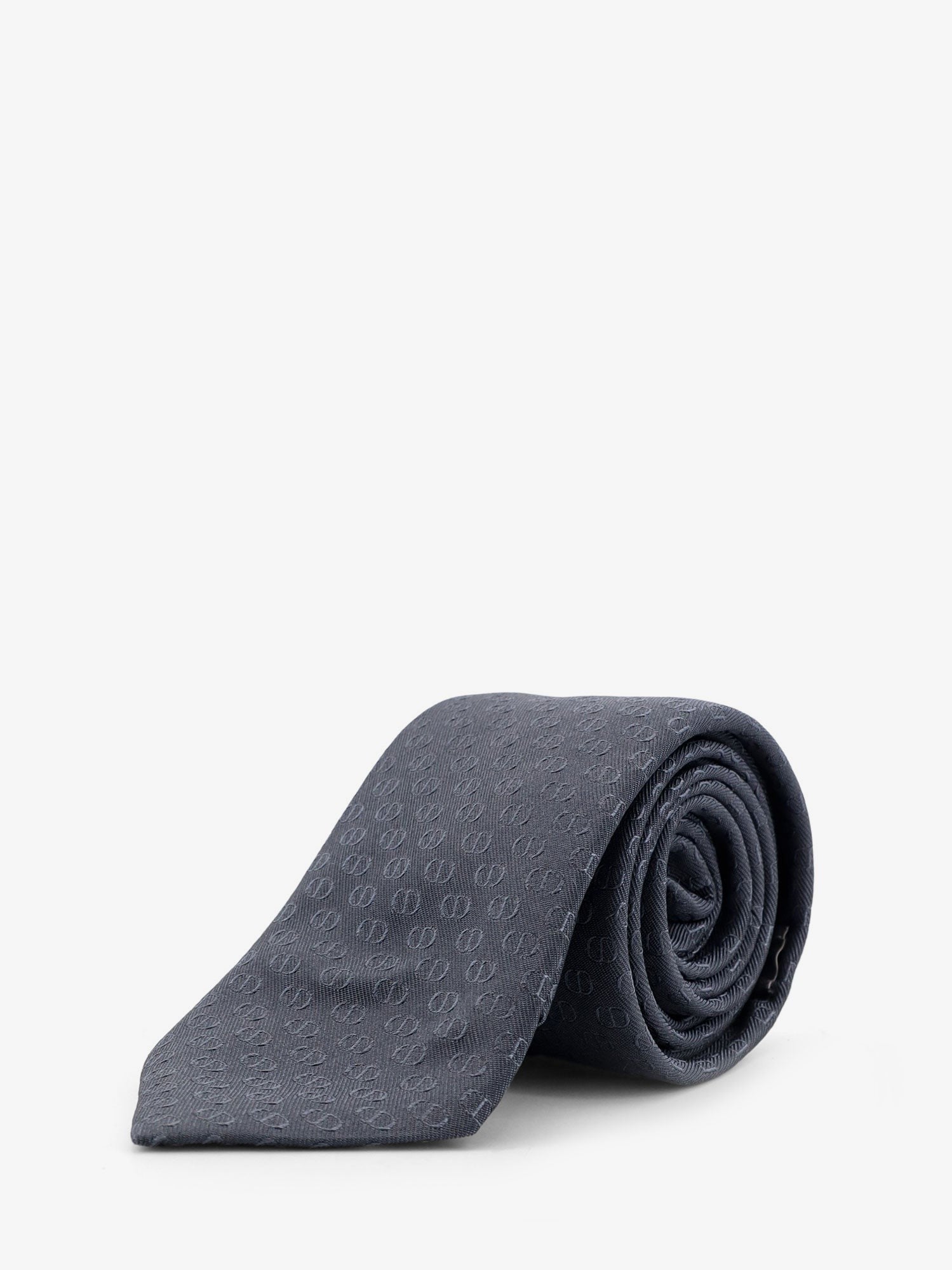 Silk tie