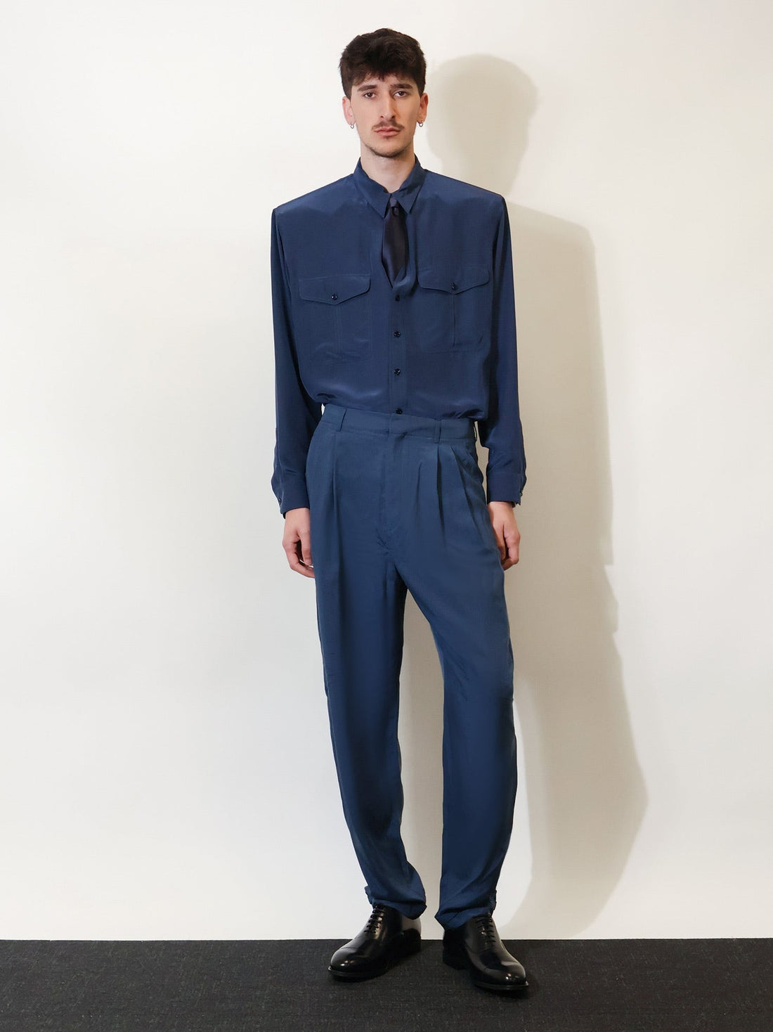 Saint Laurent - Silk trousers with belt silk-trousers-with-belt_903fe843-da6b-4fb8-a14e-ae13c5d4110d