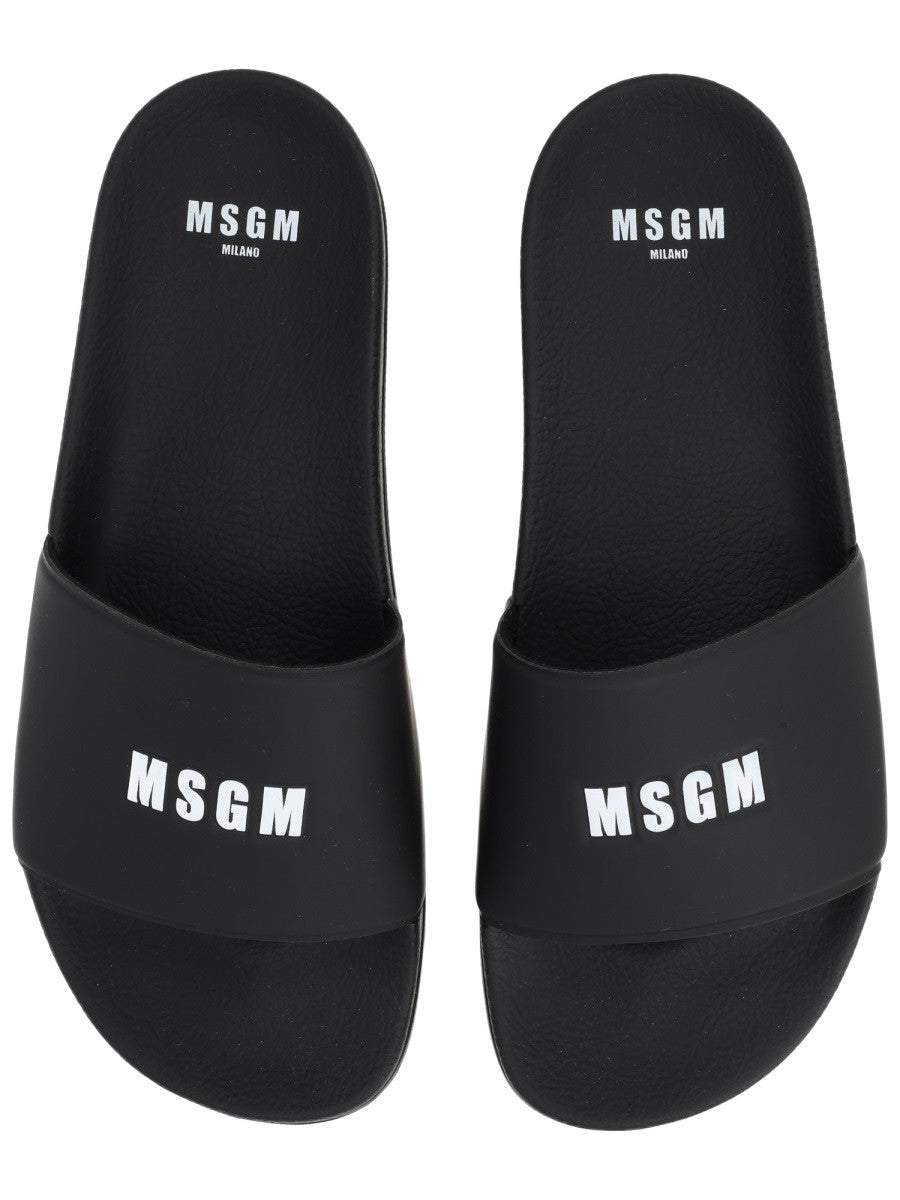 msgm - SLIDE CON LOGO slide-con-logo_8403cd3a-f2d2-4580-8f3d-f047a25d1636