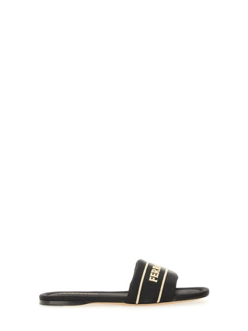 SLIDE SANDAL WITH LOGO slide-sandal-with-logo_f5c5f3f8-9593-4165-951f-320eb7e1565d