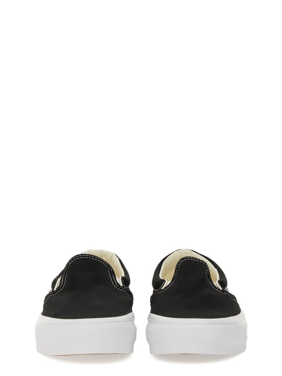 Vans - "SLIP-ON PREMIUM 98" SNEAKER Unisex slip-on-premium-98-sneaker_05b9fb67-4b76-43e8-b5c9-a414ef3d8e24