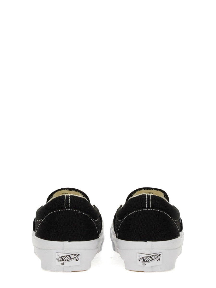 Vans - "SLIP-ON PREMIUM 98" SNEAKER Unisex slip-on-premium-98-sneaker_771d3598-e365-4a51-a409-0ea5ddda714f