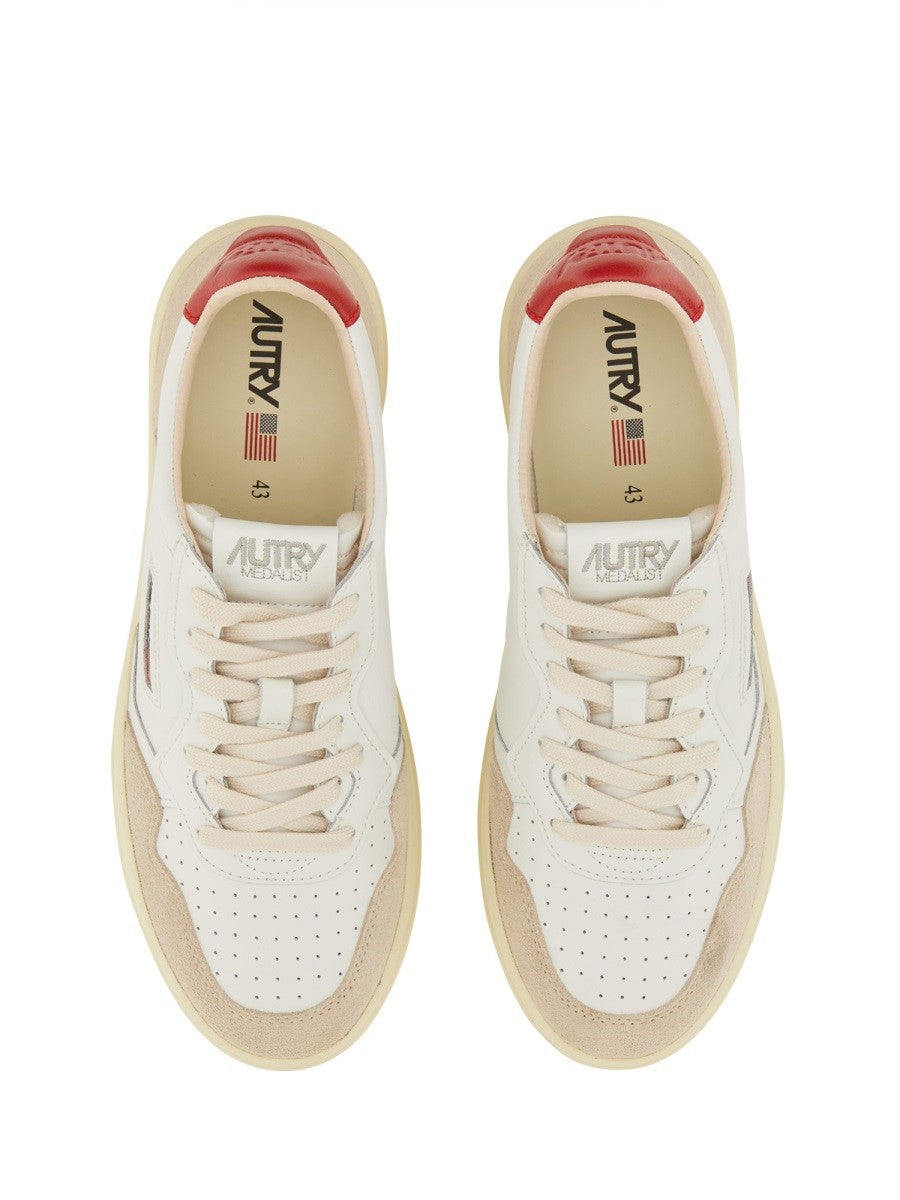 Autry - SNEAKER "MEDALIST LOW" sneaker-in-pelle_257cf5bb-17f4-4f0a-a841-365682edac97