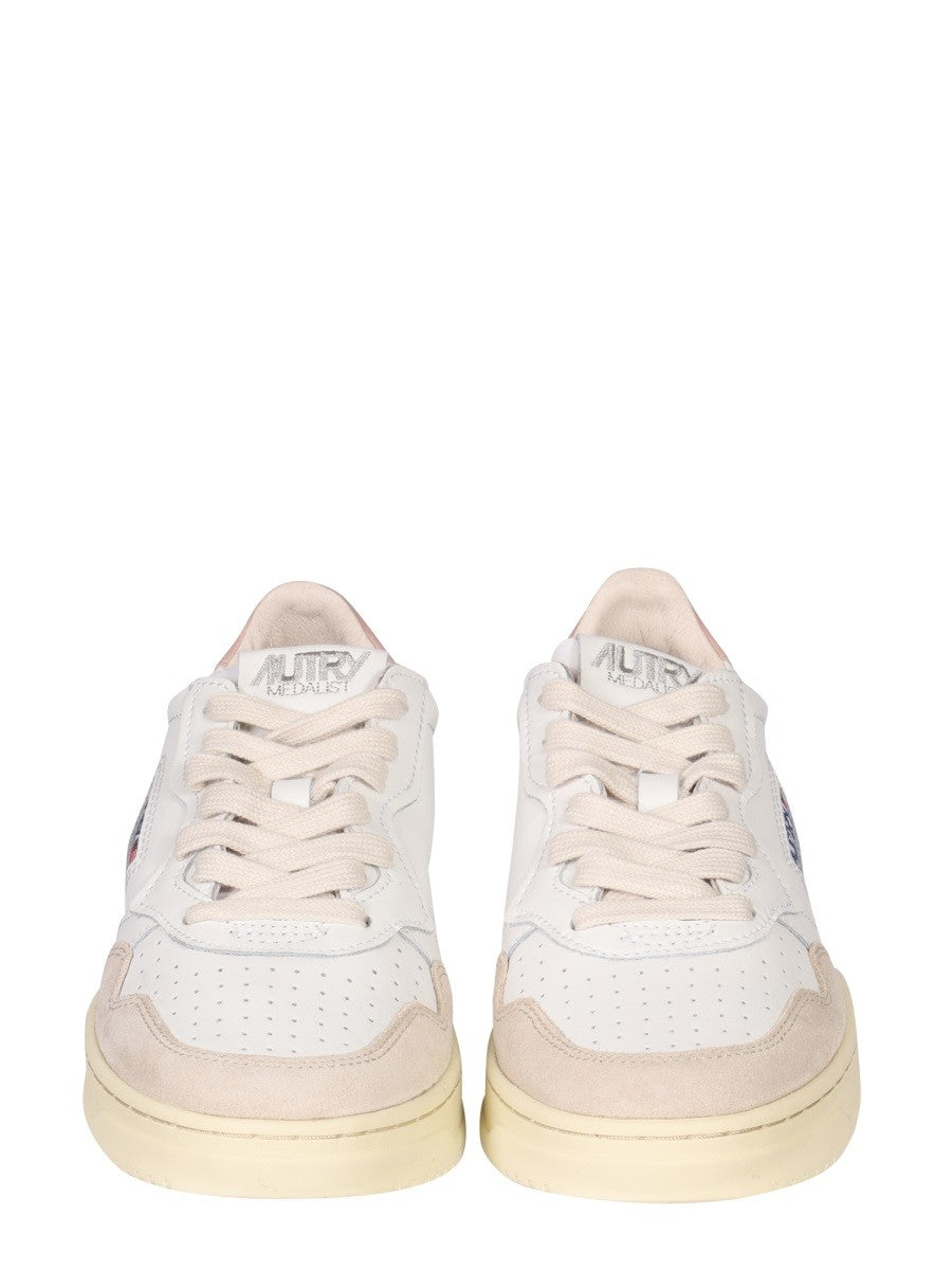 "MEDALIST LOW" SNEAKER