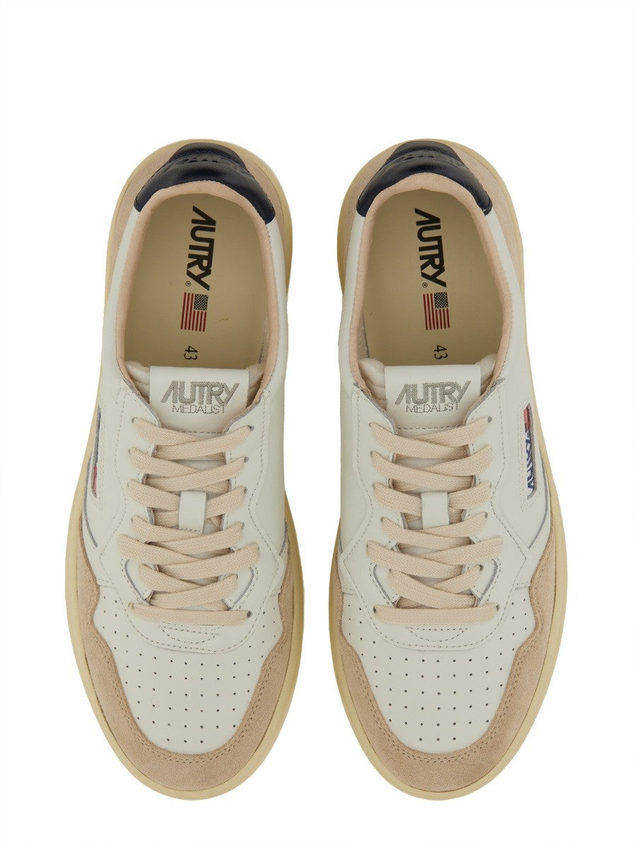 SNEAKER "MEDALIST" LOW