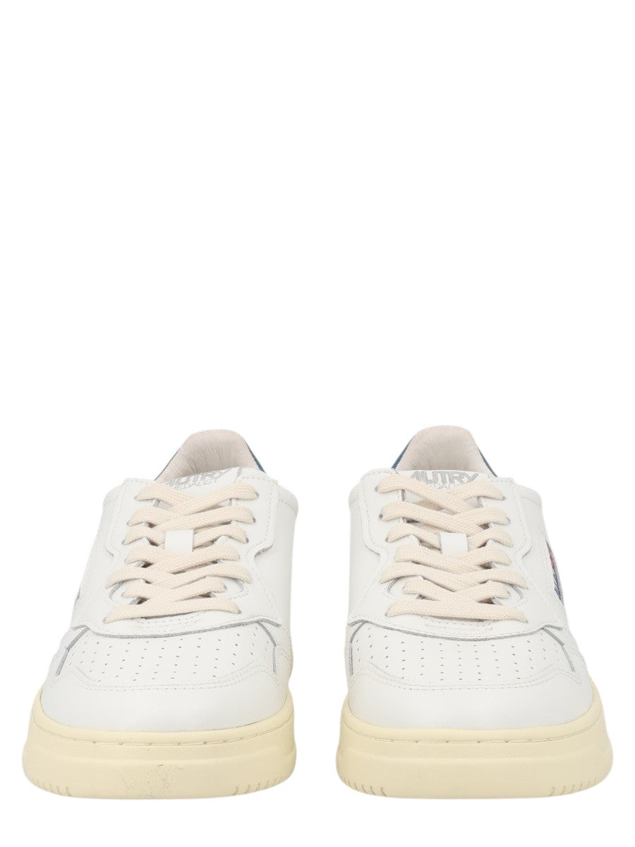 Autry - SNEAKER "MEDALIST LOW" sneaker-medalist-low_172f840f-cace-4018-a240-c9b46c1010f8