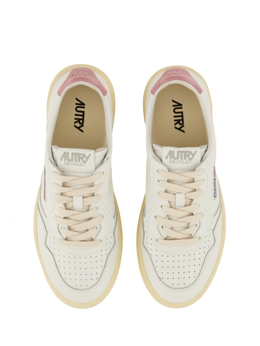 "MEDALIST LOW" SNEAKER