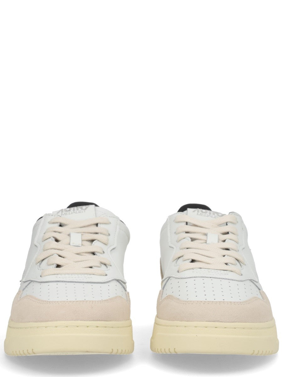 Autry - SNEAKER "MEDALIST LOW" sneaker-medalist-low_4412f0fe-dfb0-4ecf-bd1a-f101f7b33b5a