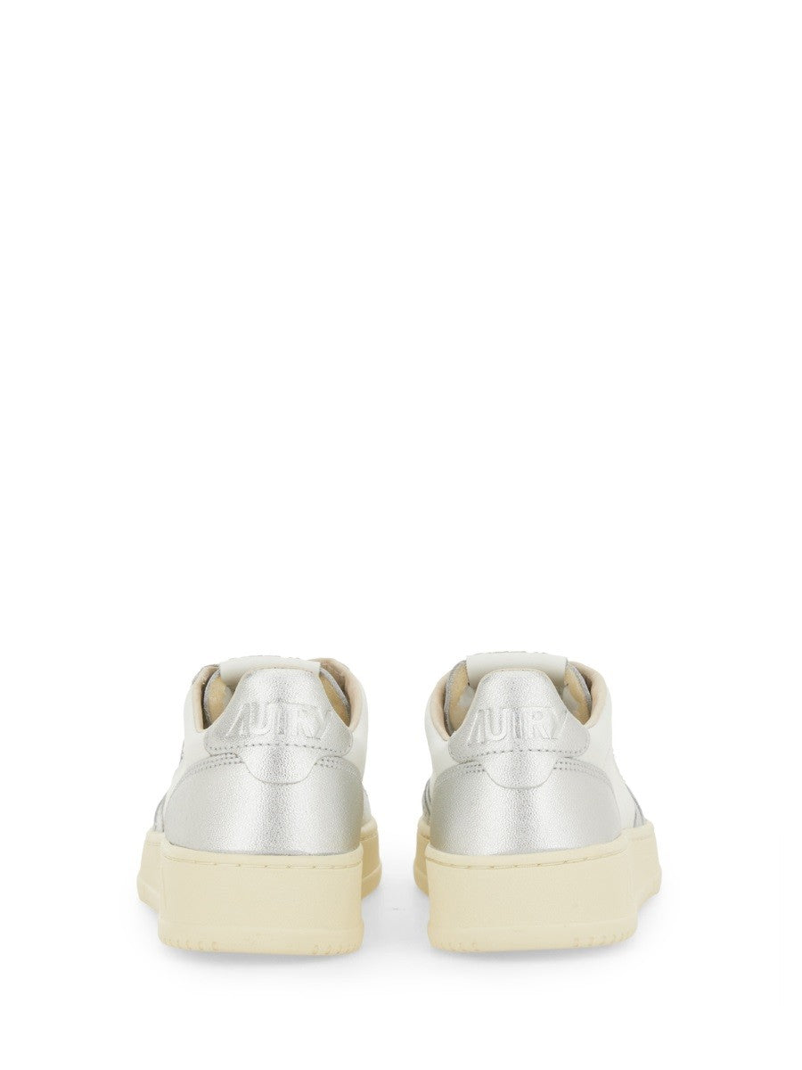 MEDALIST LOW SNEAKER