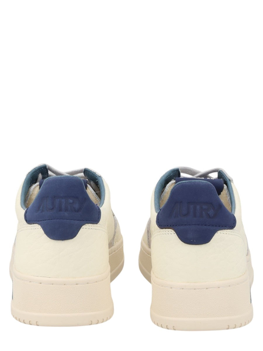 Autry - SNEAKER "MEDALIST LOW" sneaker-medalist-low_8735c8c9-1a8c-456e-bd93-66e64e03d93e
