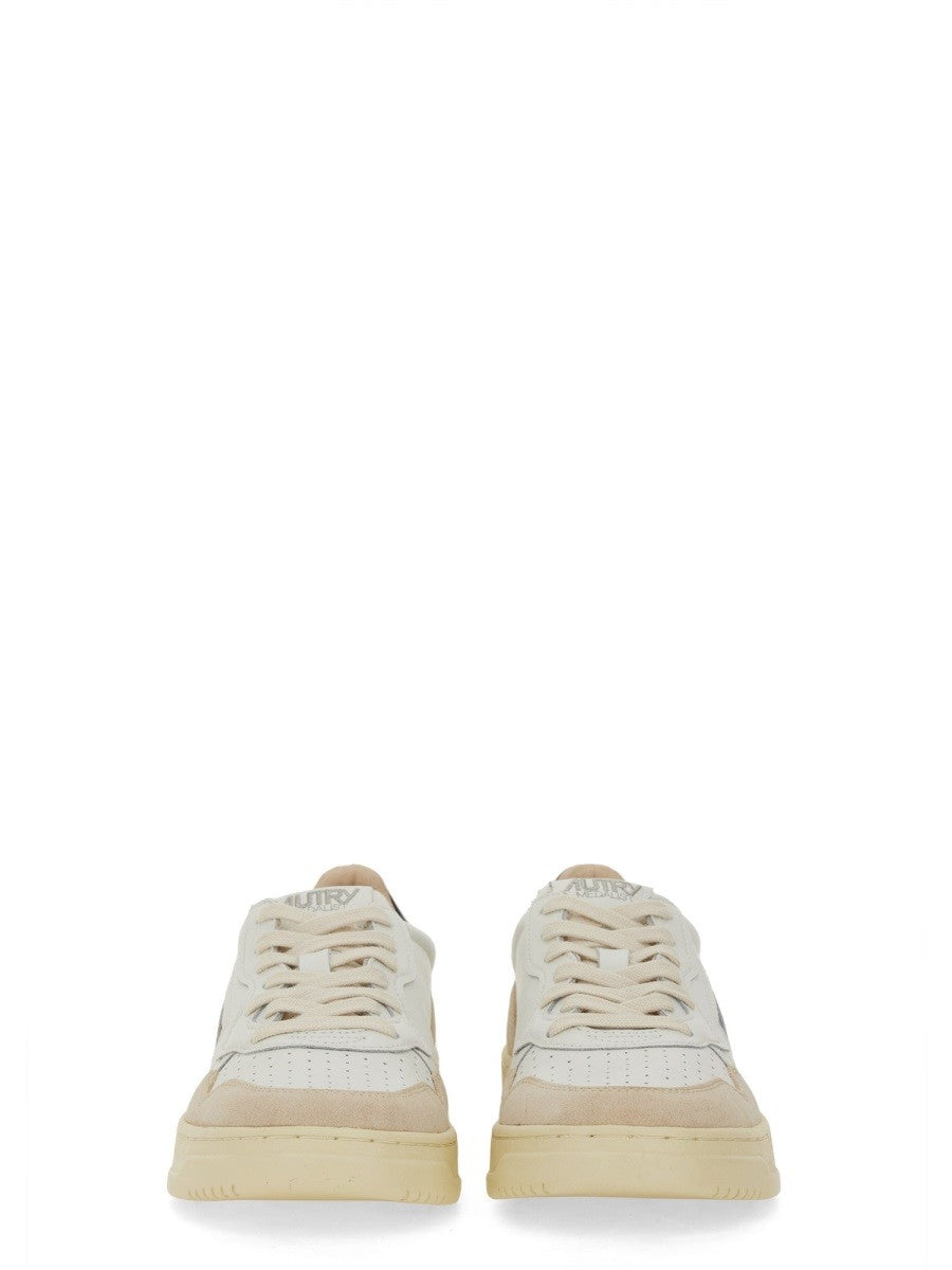 MEDALIST LOW SNEAKER