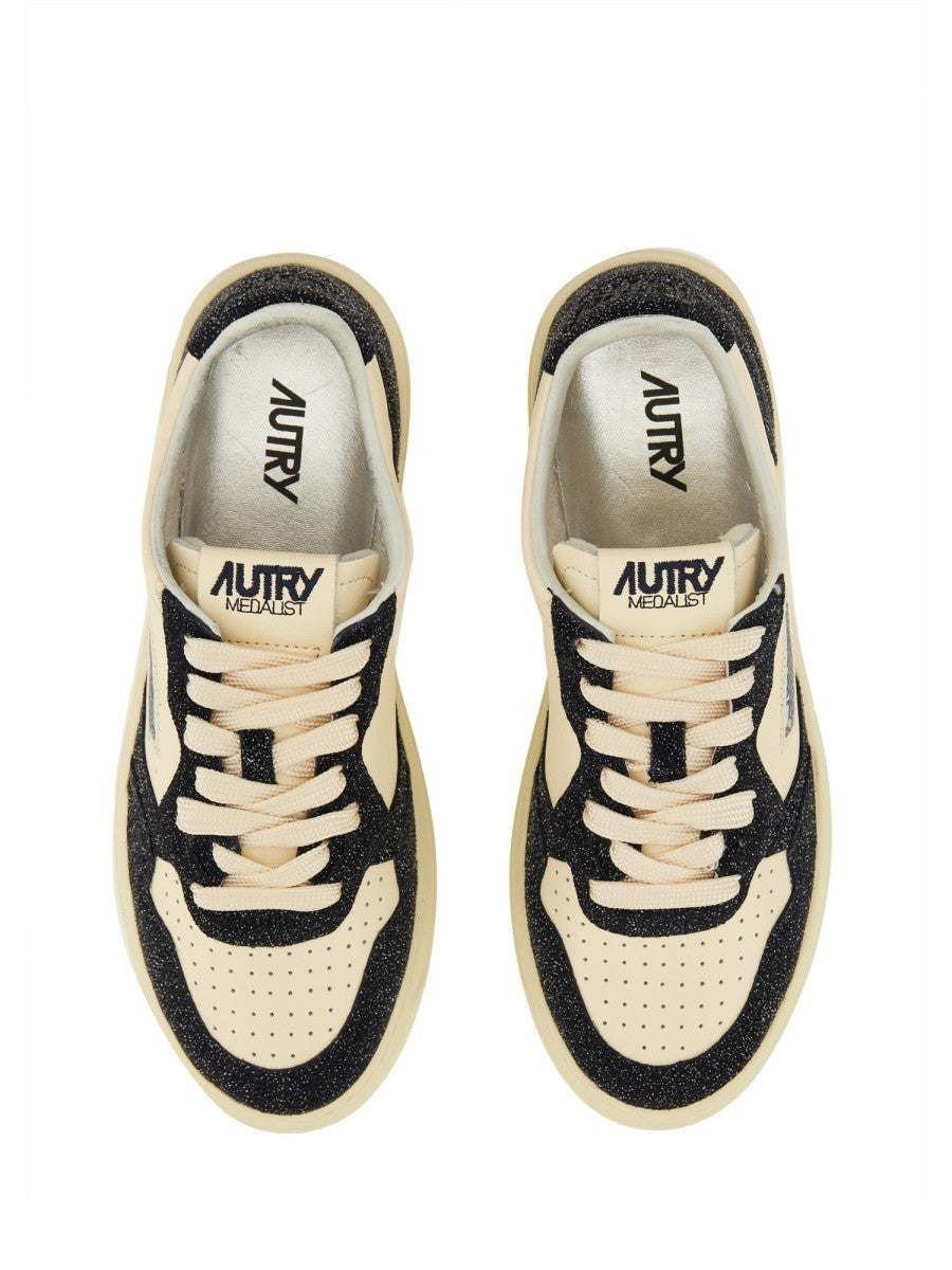 "MEDALIST LOW" SNEAKER
