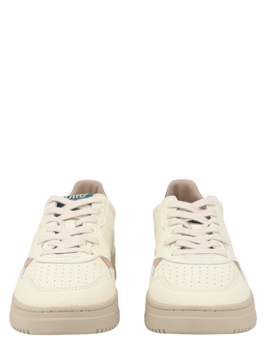 Autry - SNEAKER "MEDALIST LOW" sneaker-medalist-low_b11bf93e-4e2b-4135-8476-e5fc3e55c919