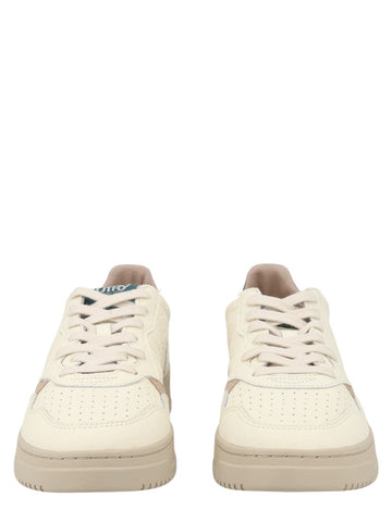 Autry - SNEAKER "MEDALIST LOW" sneaker-medalist-low_b11bf93e-4e2b-4135-8476-e5fc3e55c919