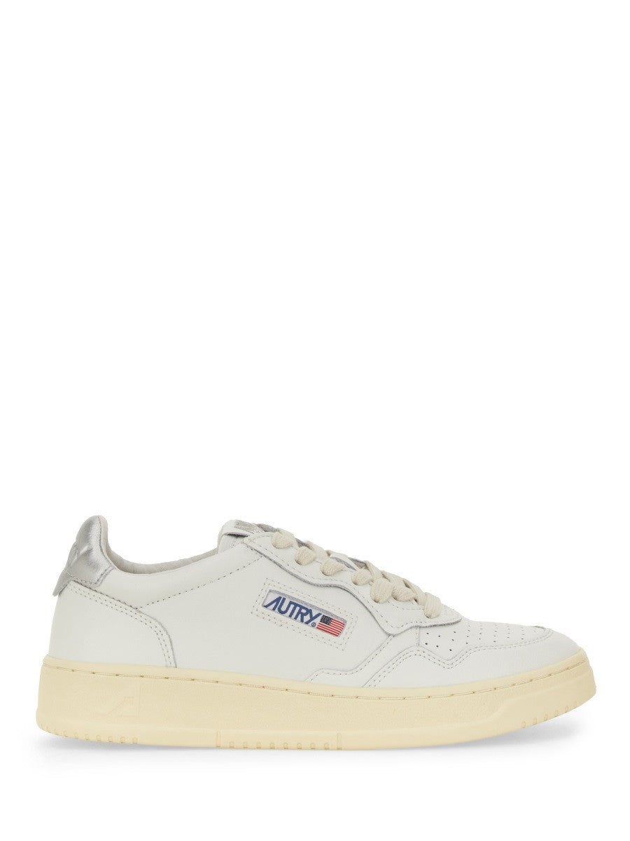Autry - SNEAKER "MEDALIST LOW" sneaker-medalist-low_c2bd88a1-51f0-42db-9312-9dd835fa708f
