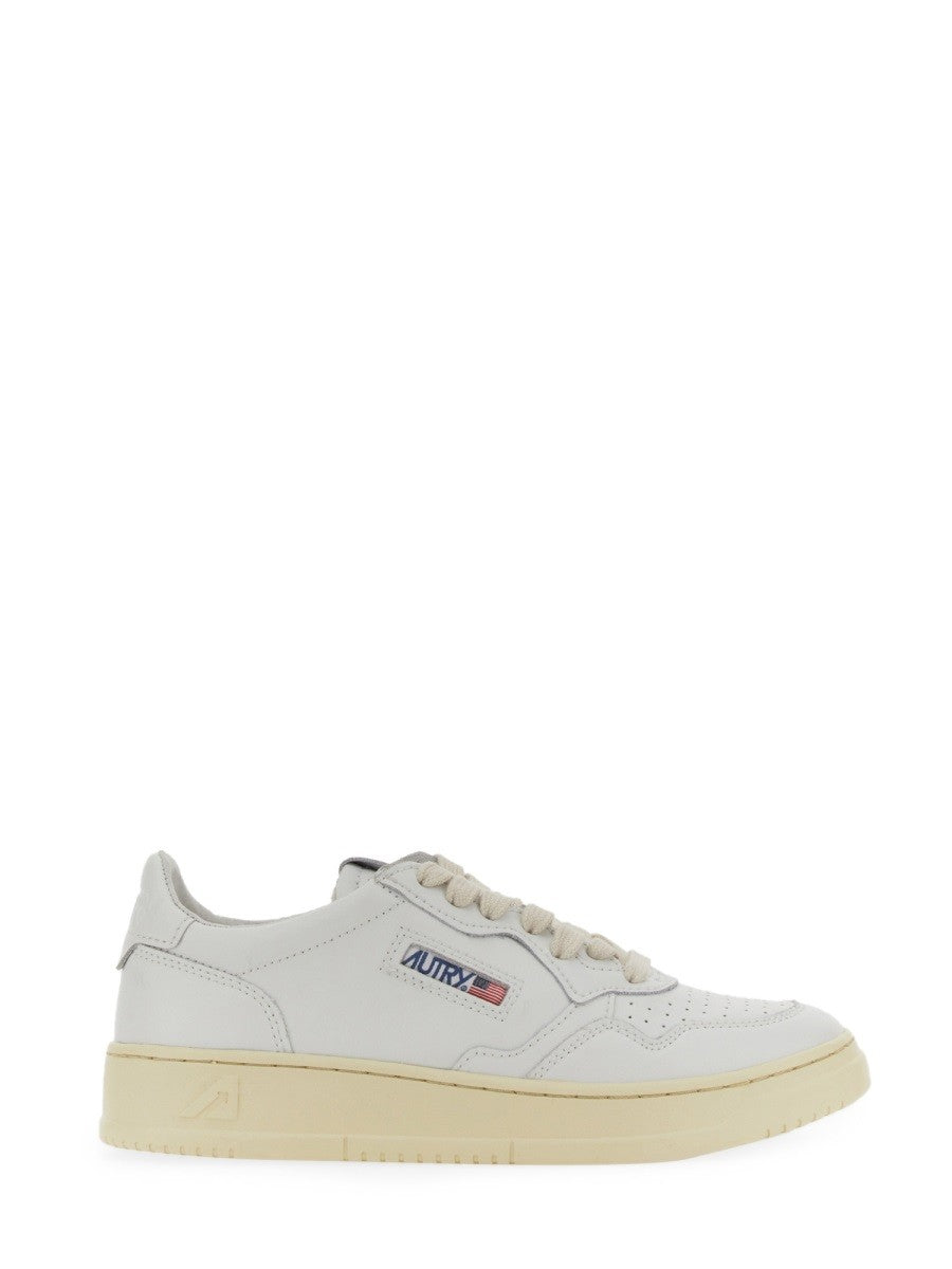 MEDALIST LOW SNEAKER