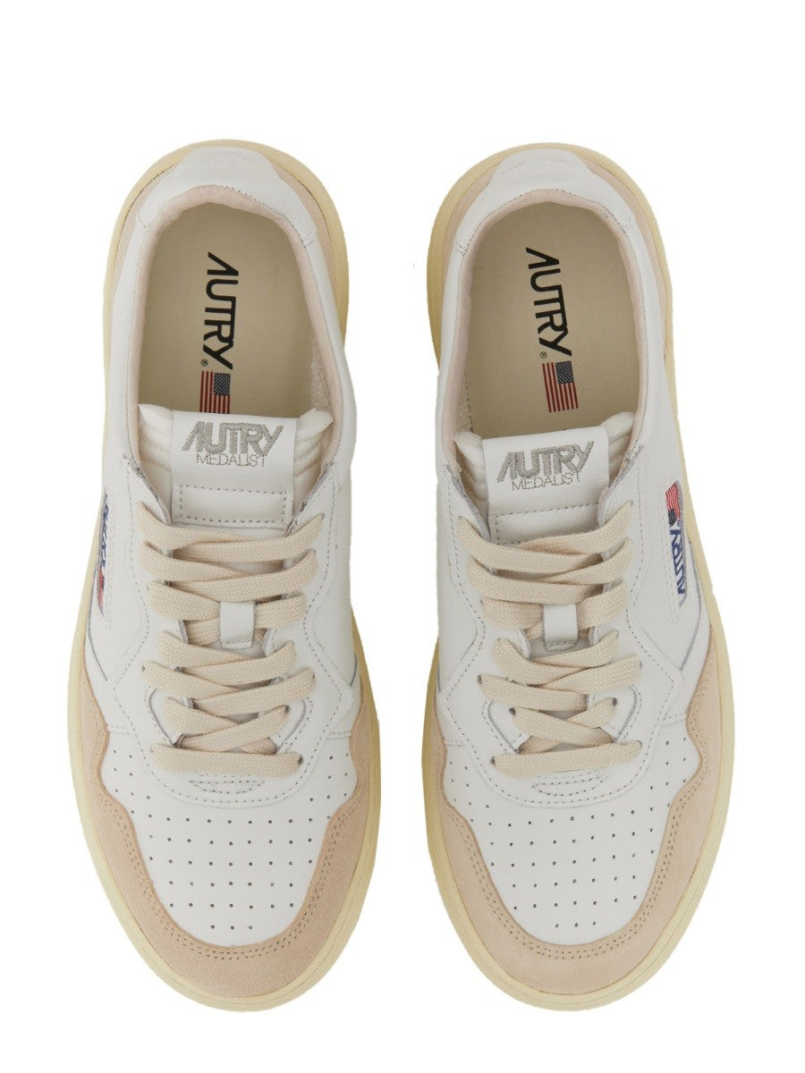 Autry - SNEAKER "MEDALIST LOW" sneaker-medalist-low_fb650411-0ded-44cb-bf01-4081be37863d
