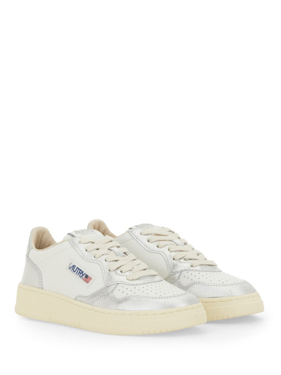 MEDALIST LOW SNEAKER