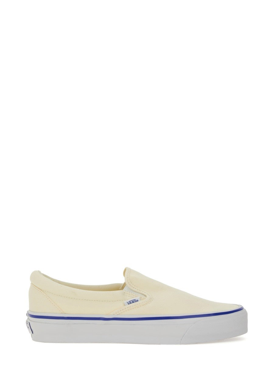 Vans - SNEAKER SLIP-ON "REISSUE 98 XL" Unisex sneaker-slip-on-reissue-98-xl_039a9e91-14b2-44ba-8475-45fde7ea1b17