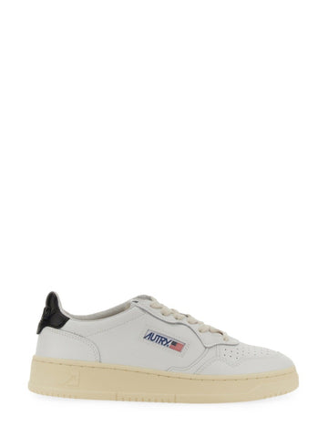 MEDALIST LOW SNEAKER