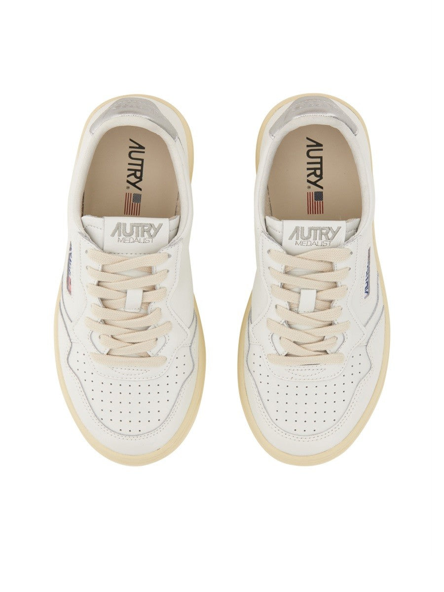"MEDALIST LOW" SNEAKER