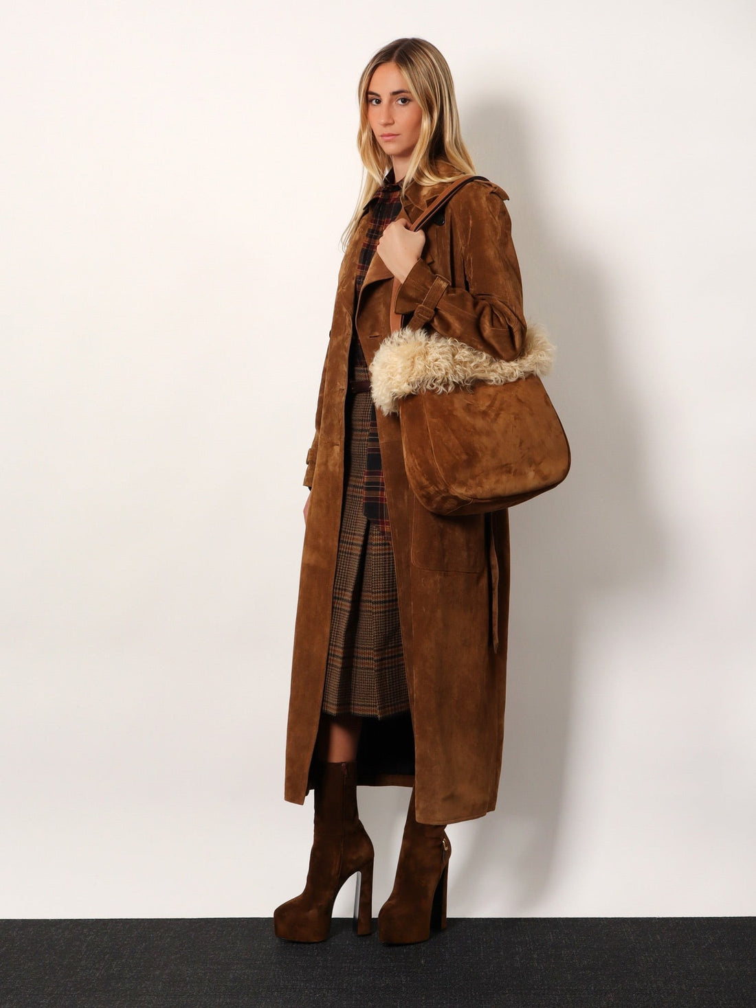 Saint Laurent - Suede shoulder bag with shearling profile suede-shoulder-bag-with-shearling-profile_3dbcdc73-7b24-4fac-a0bd-8e3811efd0d3