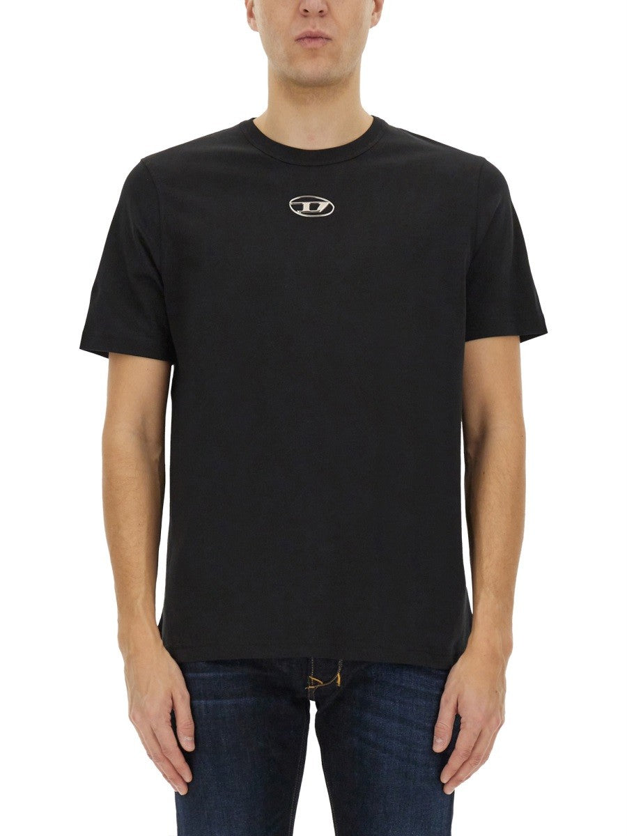 T-SHIRT CON LOGO OVAL D IN METALLO t-shirt-con-logo-oval-d-in-metallo_9c6016d7-fb14-425a-86c5-df658d1b1a6b