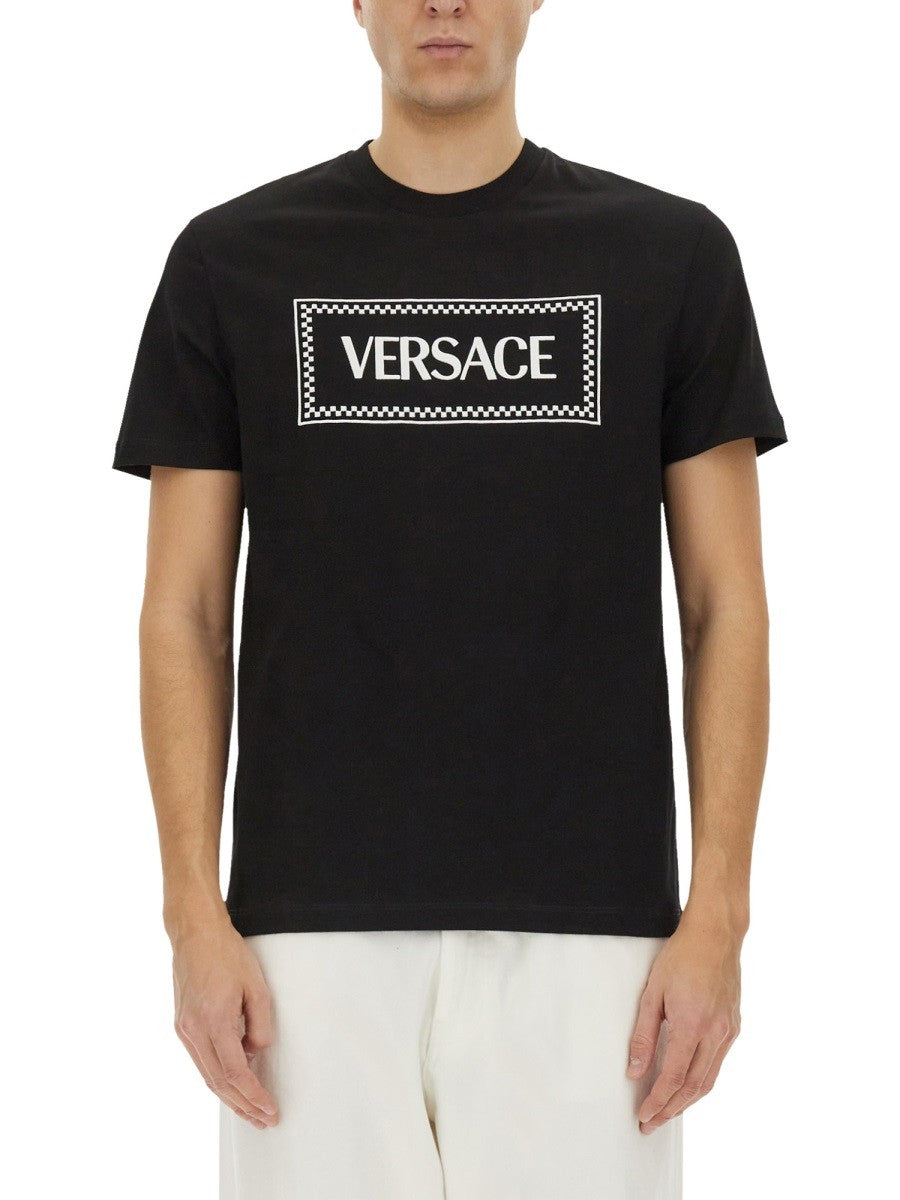 Versace - T-SHIRT WITH '90S VINTAGE EMBROIDERED LOGO t-shirt-with-90s-vintage-embroidered-logo_56d3e1fc-e0c2-431f-921d-a29f5f86724f