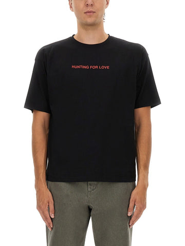 ASPESI ASPESI - T-SHIRT WITH "HUNTING FOR LOVE" PRINT