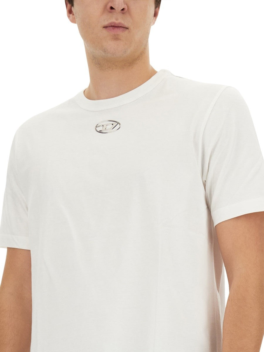 T-SHIRT WITH LOGO