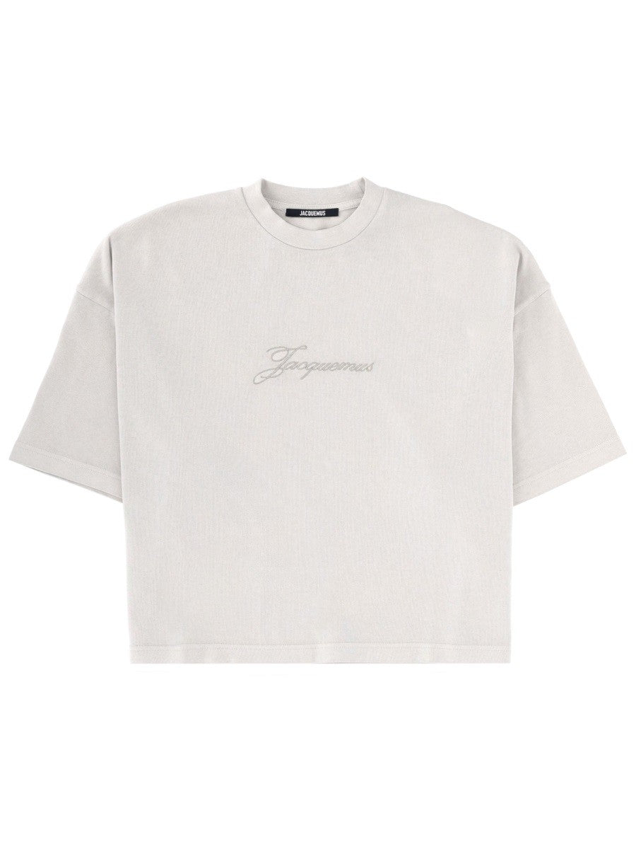THE LOGO T-SHIRT the-logo-t-shirt_bc08ce19-ef8d-4d57-acf1-1e5d21f11454