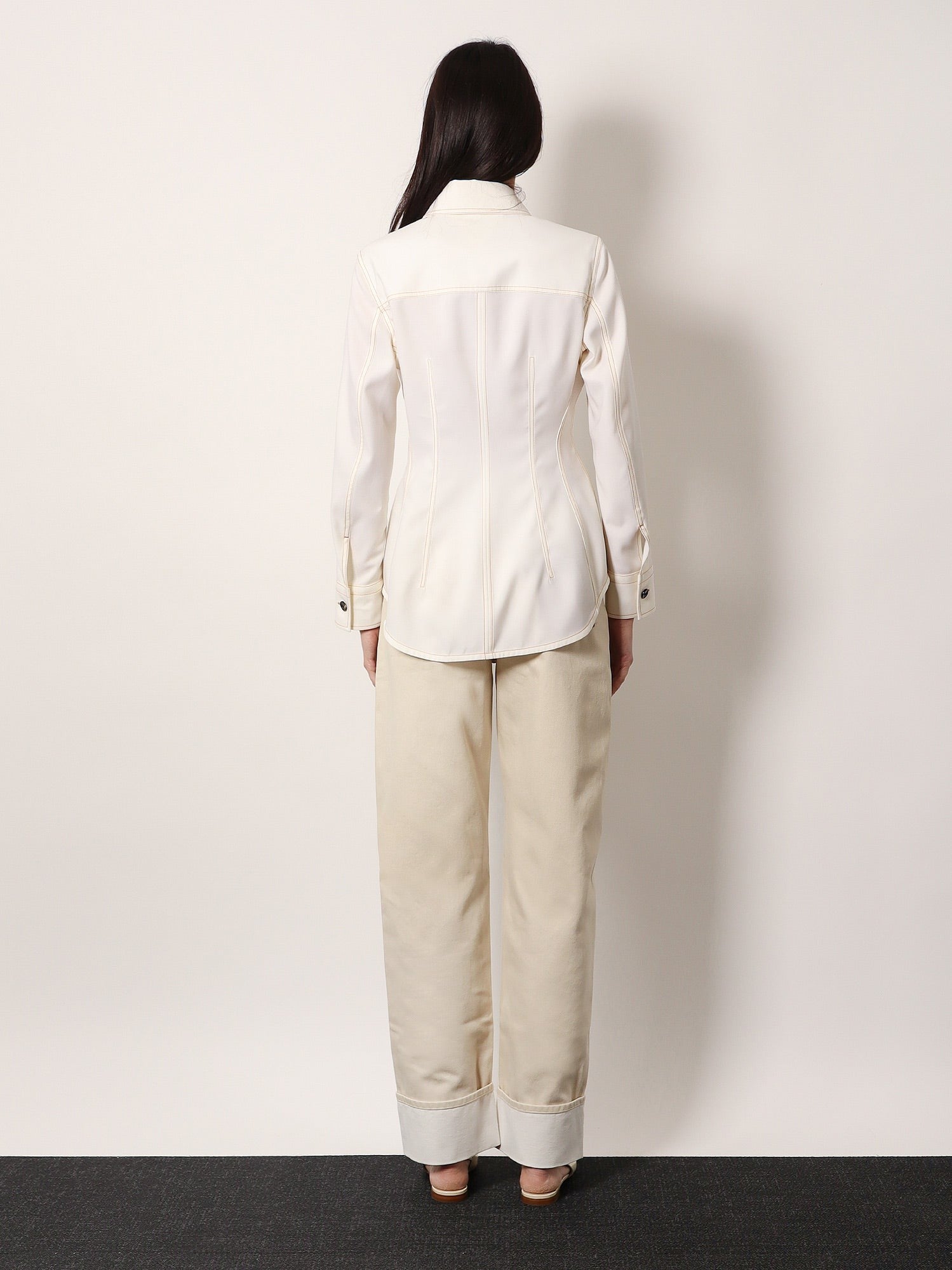 Traverl light wool shirt with maxi pointed collar