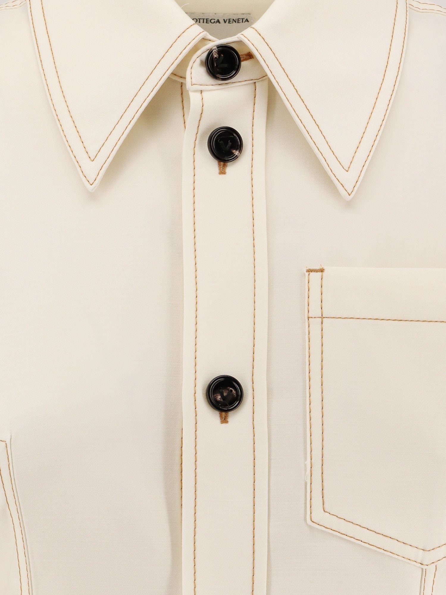 Traverl light wool shirt with maxi pointed collar