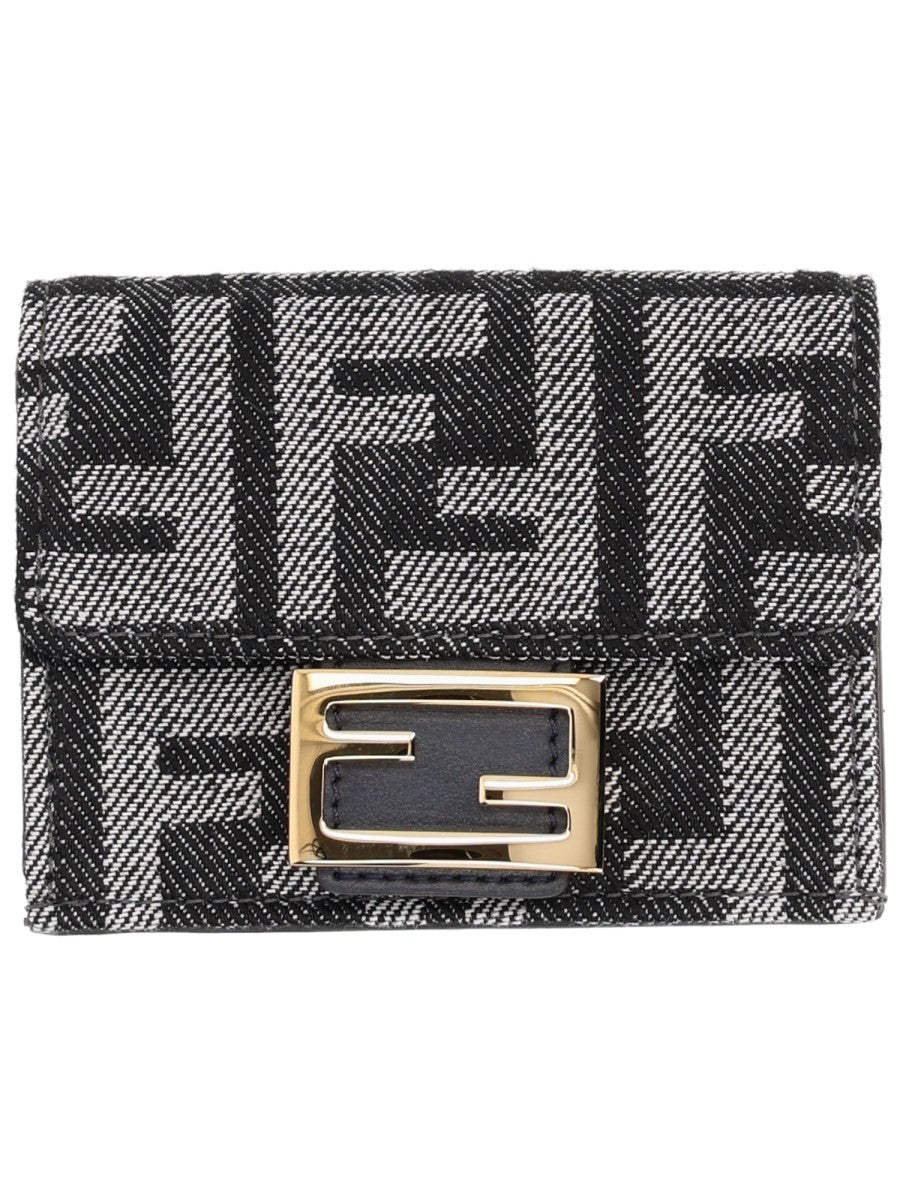 "TRIFOLD BAGUETTE" WALLET trifold-baguette-wallet_706ff09a-a853-4ba6-9fc8-7e5b35022d6f