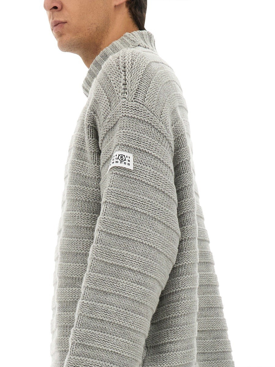 TURTLENECK SWEATER