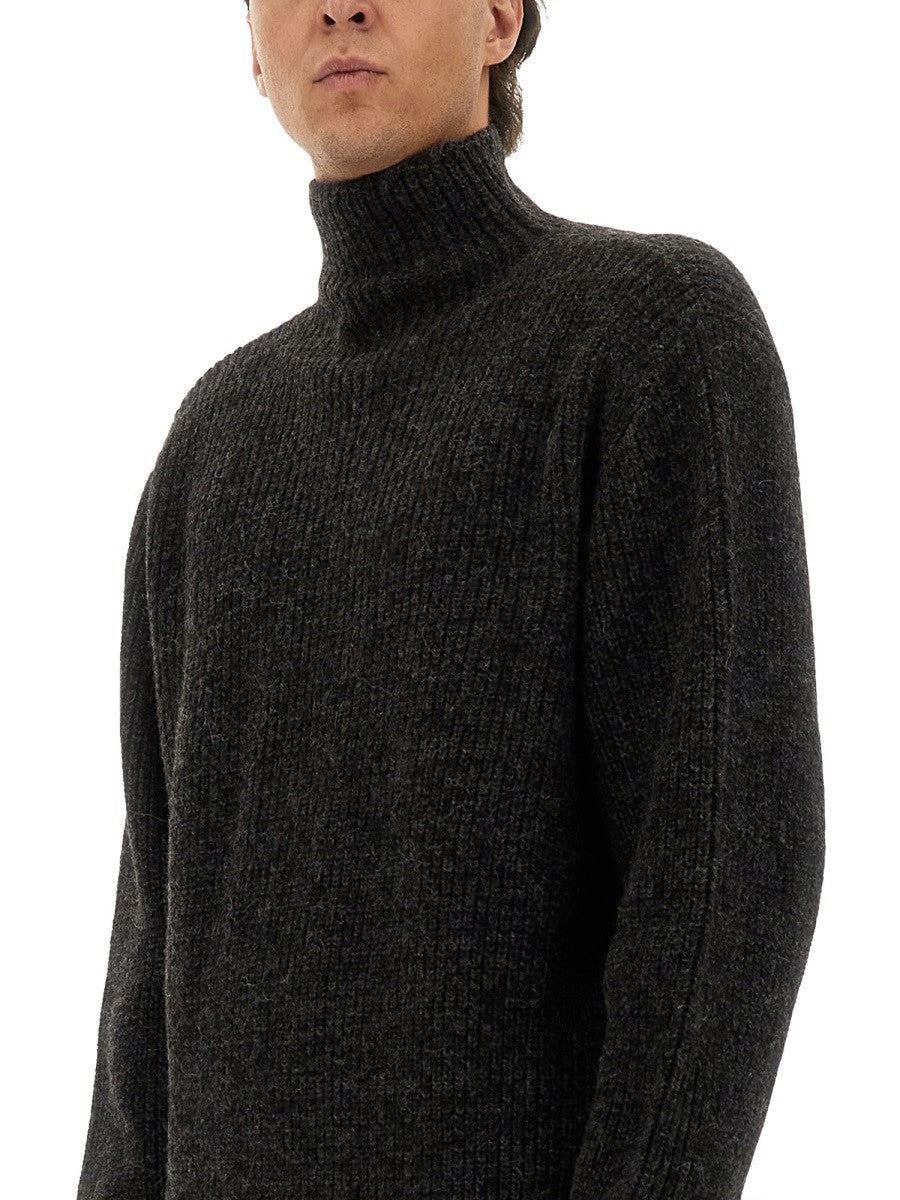 TURTLENECK SWEATER