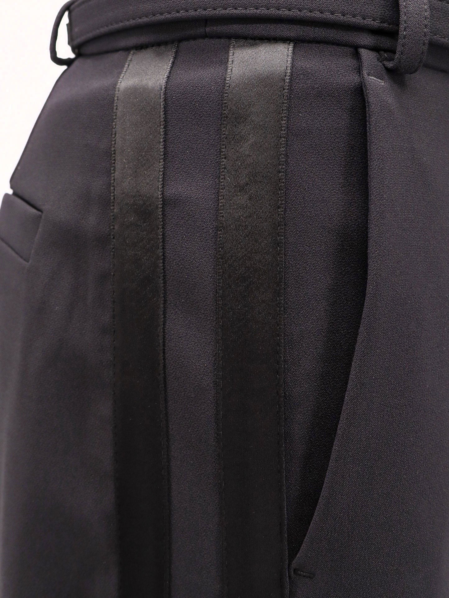 Tuxedo trouser with belt and enamelled detail