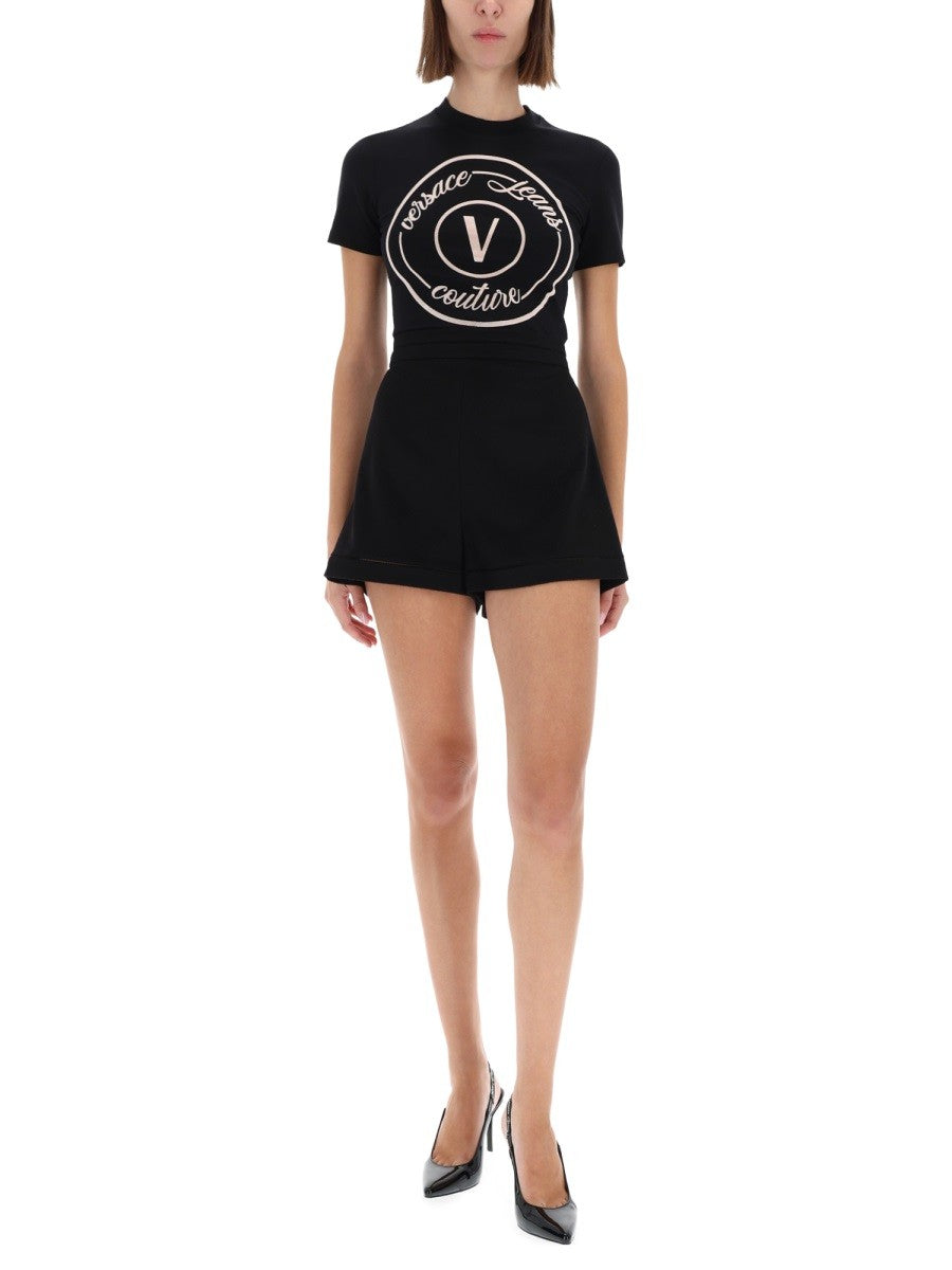 "V-EMBLEM" T-SHIRT