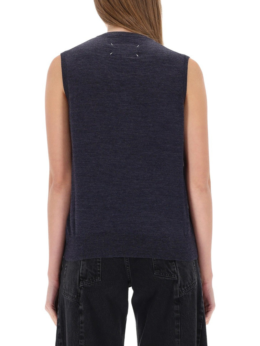 V-NECK VEST