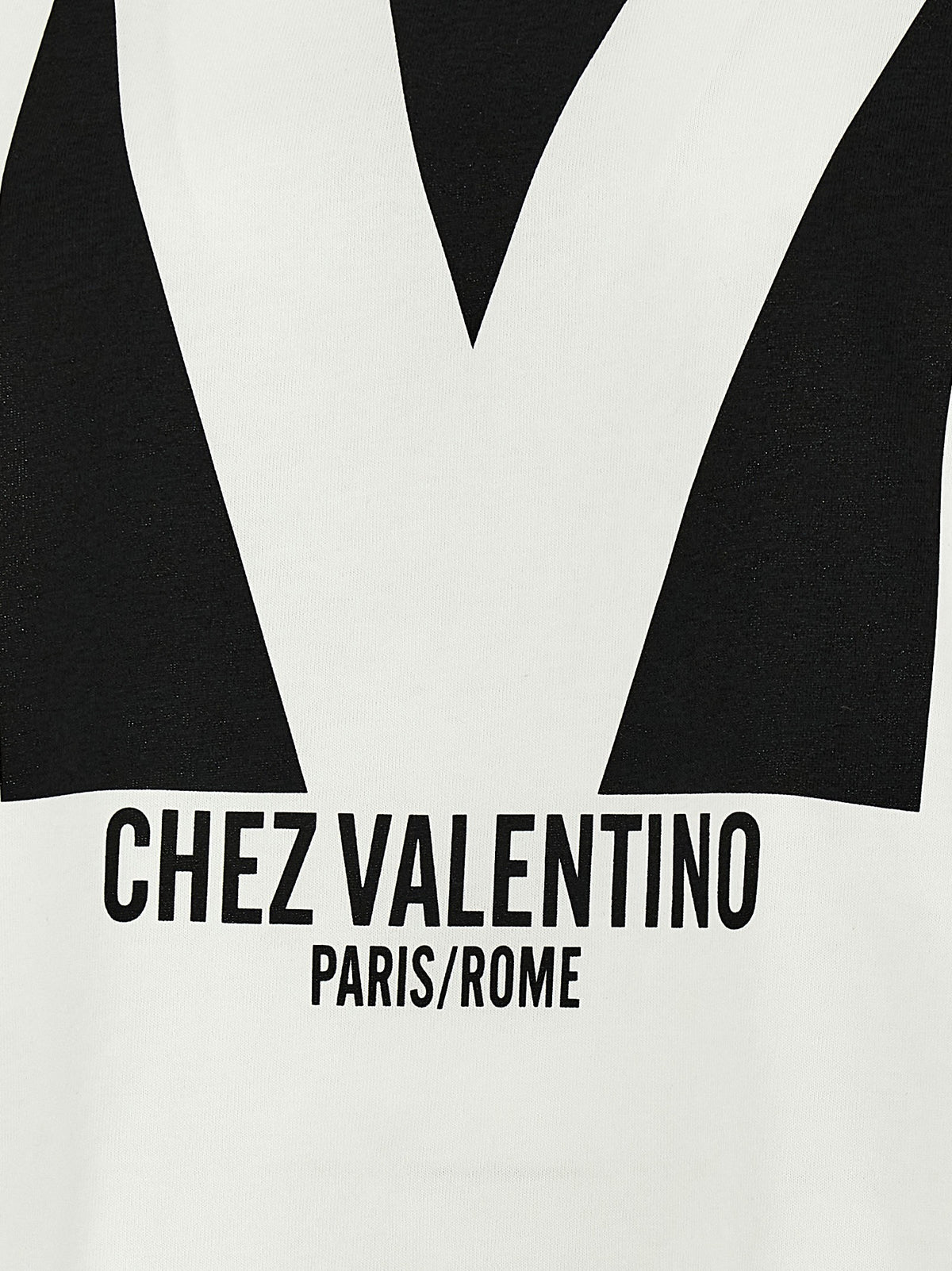 Valentino Garavani - Valentino Garavani 'Chez Valentino' T-shirt valentino-garavani-chez-valentino-t-shirt_6d9c916c-0f2b-41e6-a55b-beb06b493fd5
