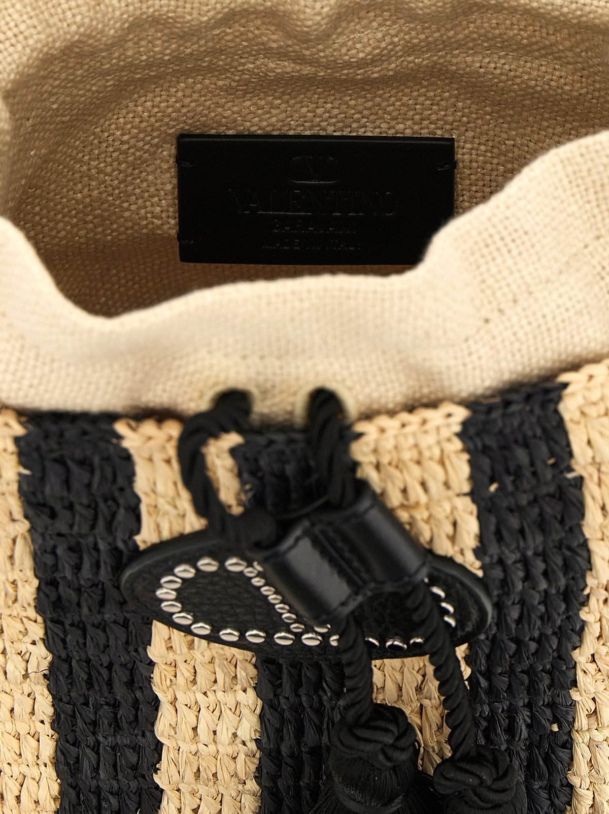 Valentino Garavani - Valentino Garavani raffia small bucket bag