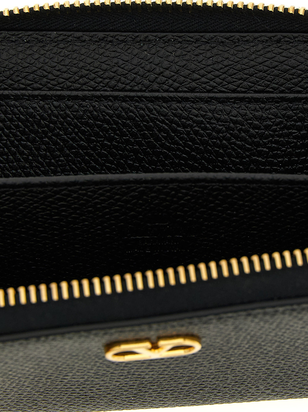 Valentino Garavani - Valentino Garavani Vlogo Signature cardholder