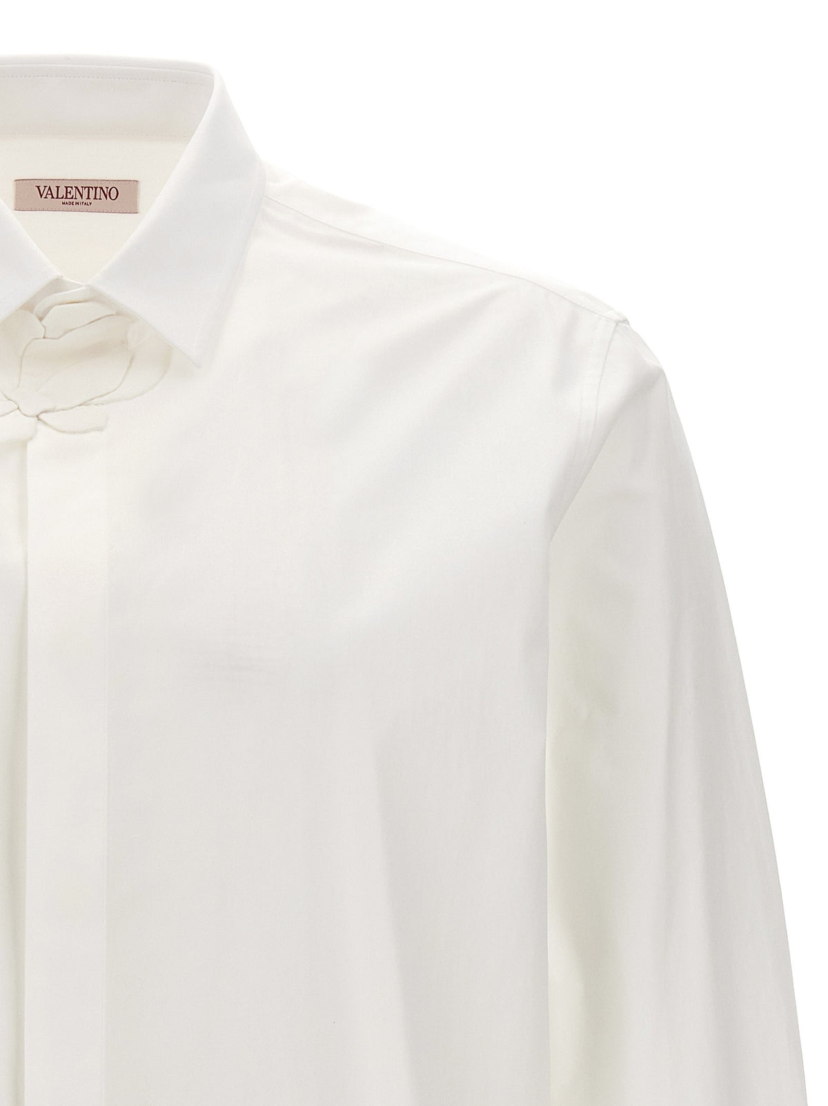 Valentino Garavani - Valentino shirt with flower patch valentino-shirt-with-flower-patch_c99d9aa3-6dfa-48fe-8d4b-5cbbd5ecf30e