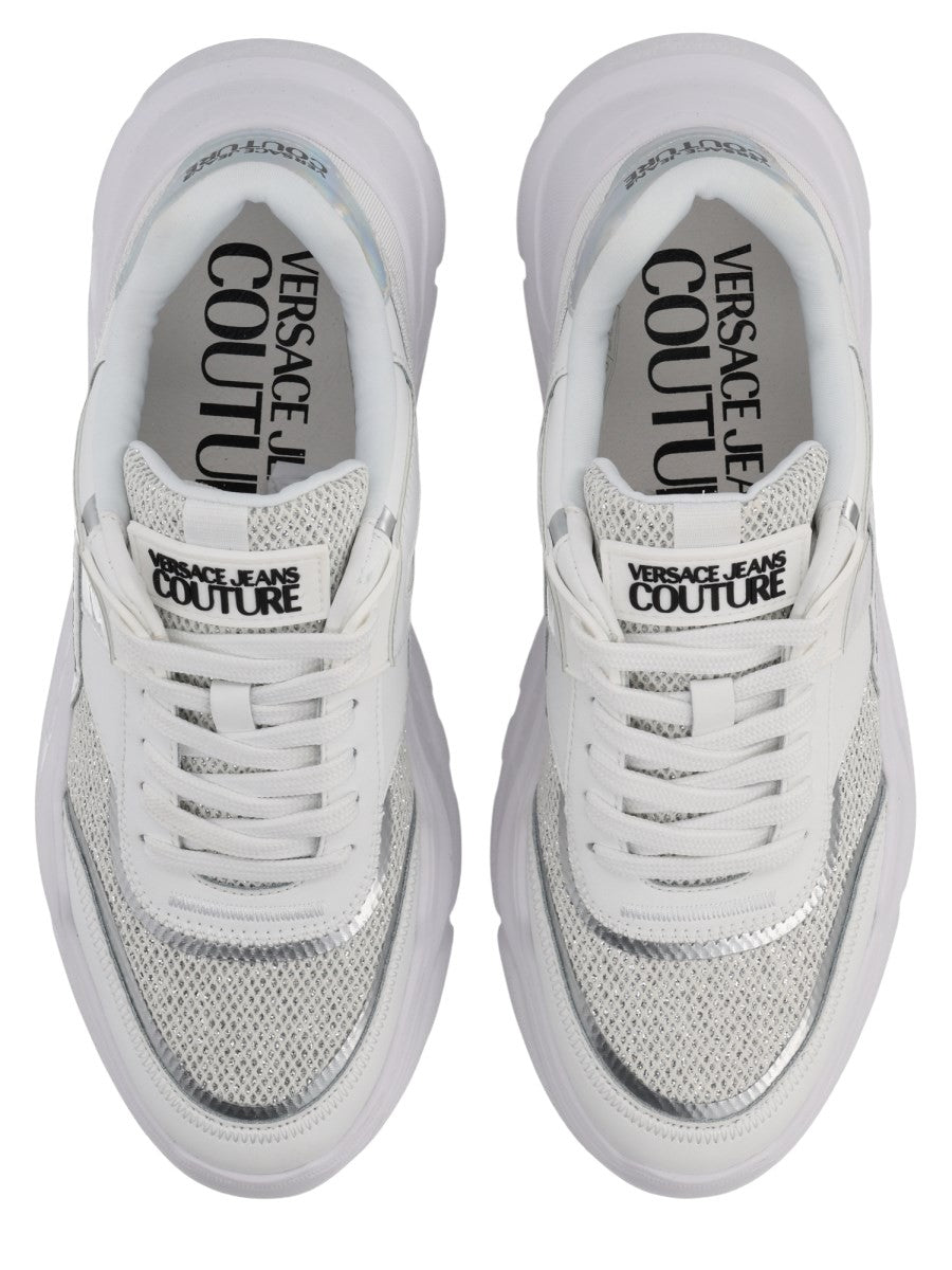 Versace Jeans Couture - SNEAKER "SPEEDTRACK" CON LOGO versace-jeans-couture-speedtrack-sneakers-white-silver-top-jpg