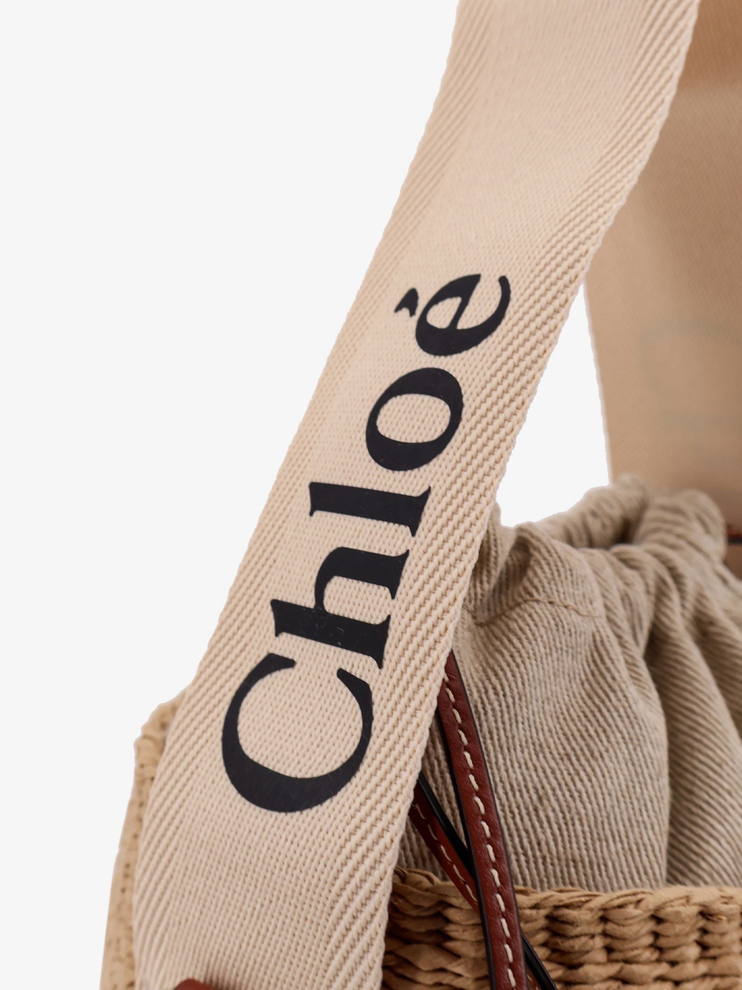 CHLOE' - Woody Raffia Bucket Bag woody-raffia-bucket-bag_f63f105b-9d55-43e1-8bdb-bf691f967e65