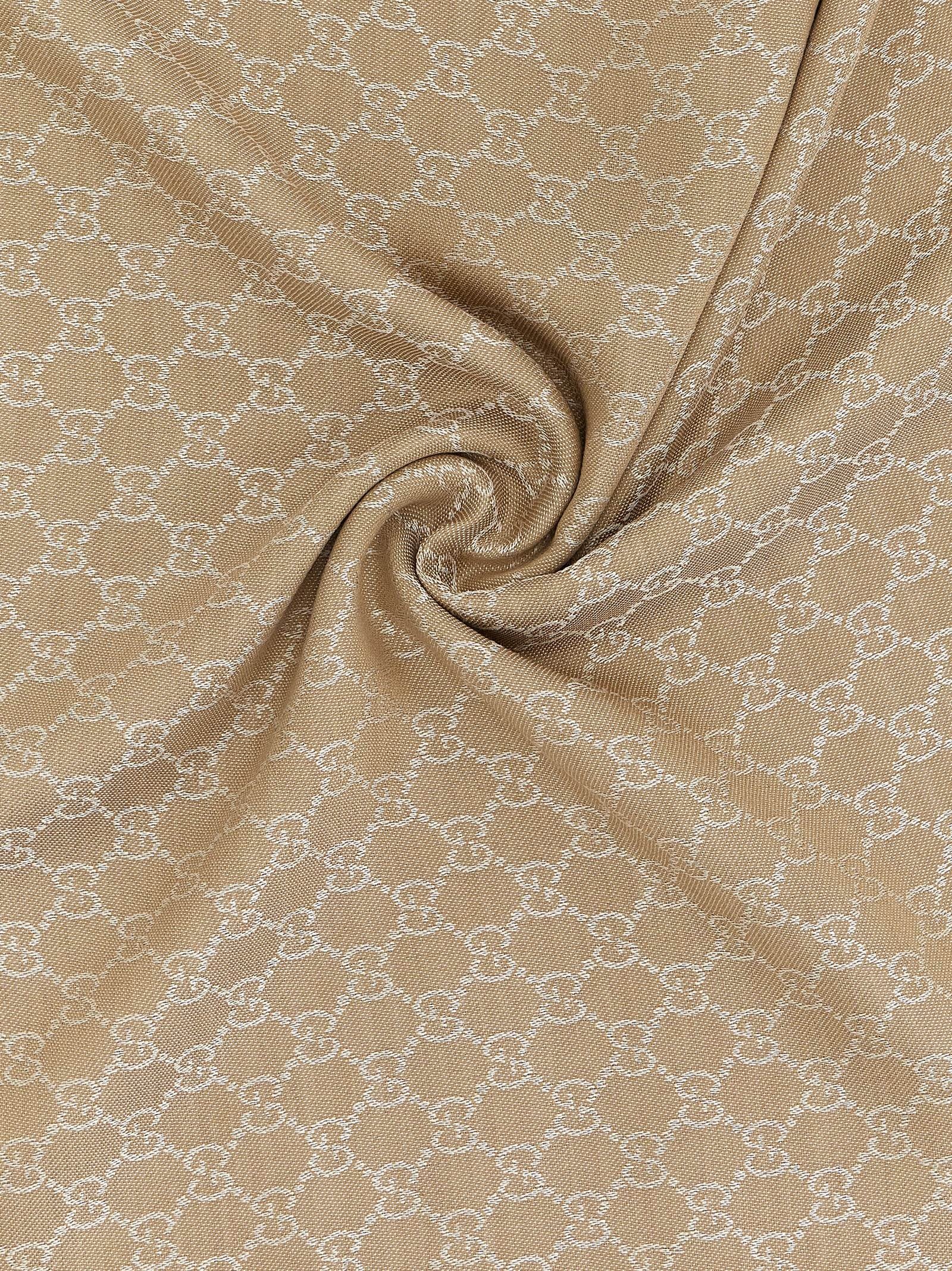Gucci - Wool and silk shawl GG